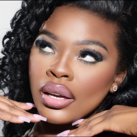 JT X Mac Lip Kit - Picture 3 of 6